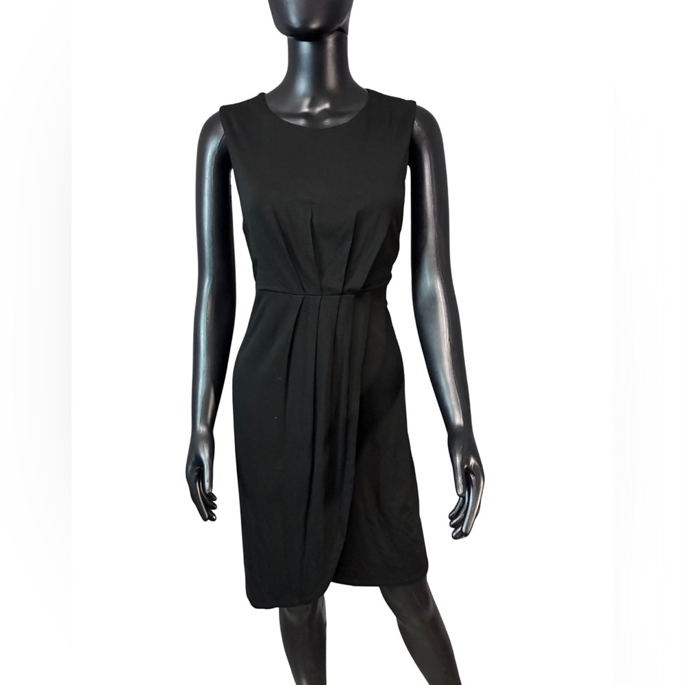 Versona Classic Black Midi Dress